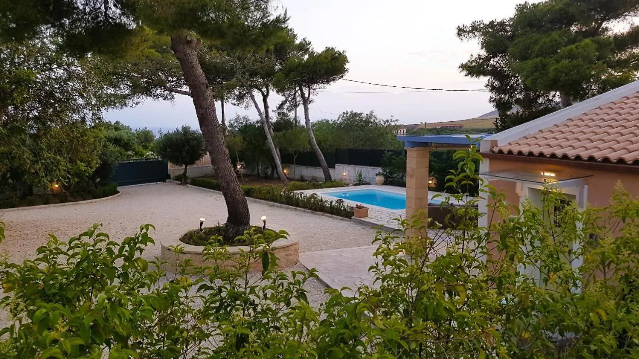 Ponderosa Villa Lixouri